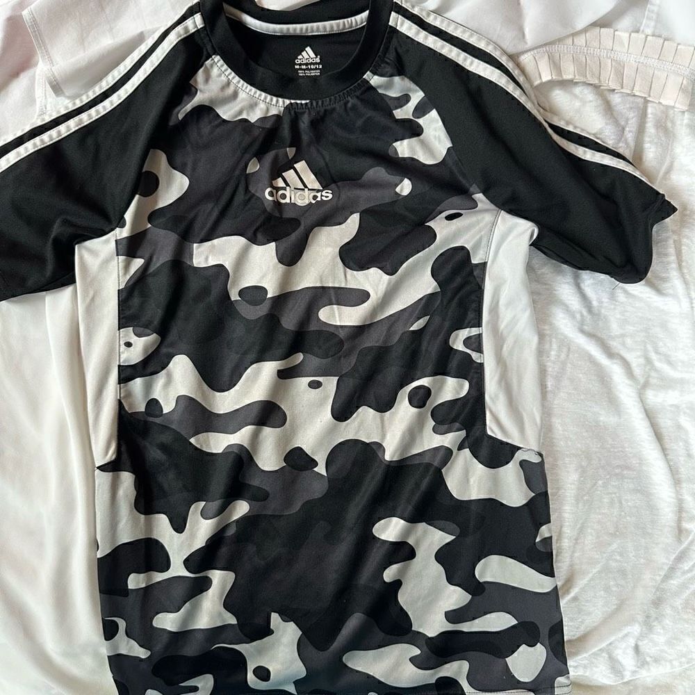 Adidas boys sports T-shirt size 10